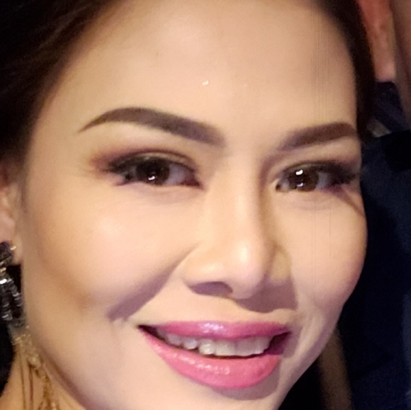 Meet your Posher, Jessica - Picture 1 of 1